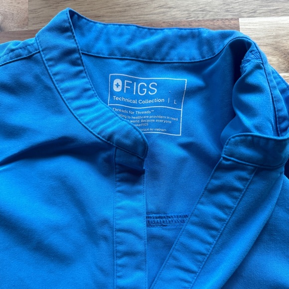 FIGS large Capri Blue Rafaela top - Picture 2 of 3